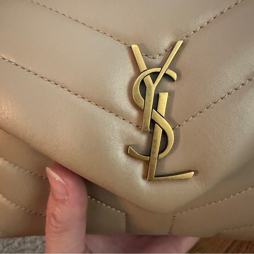 ❌SOLD❌Yves Saint Laurent Taupe Quilted TOY Lou - Picture 5 of 6